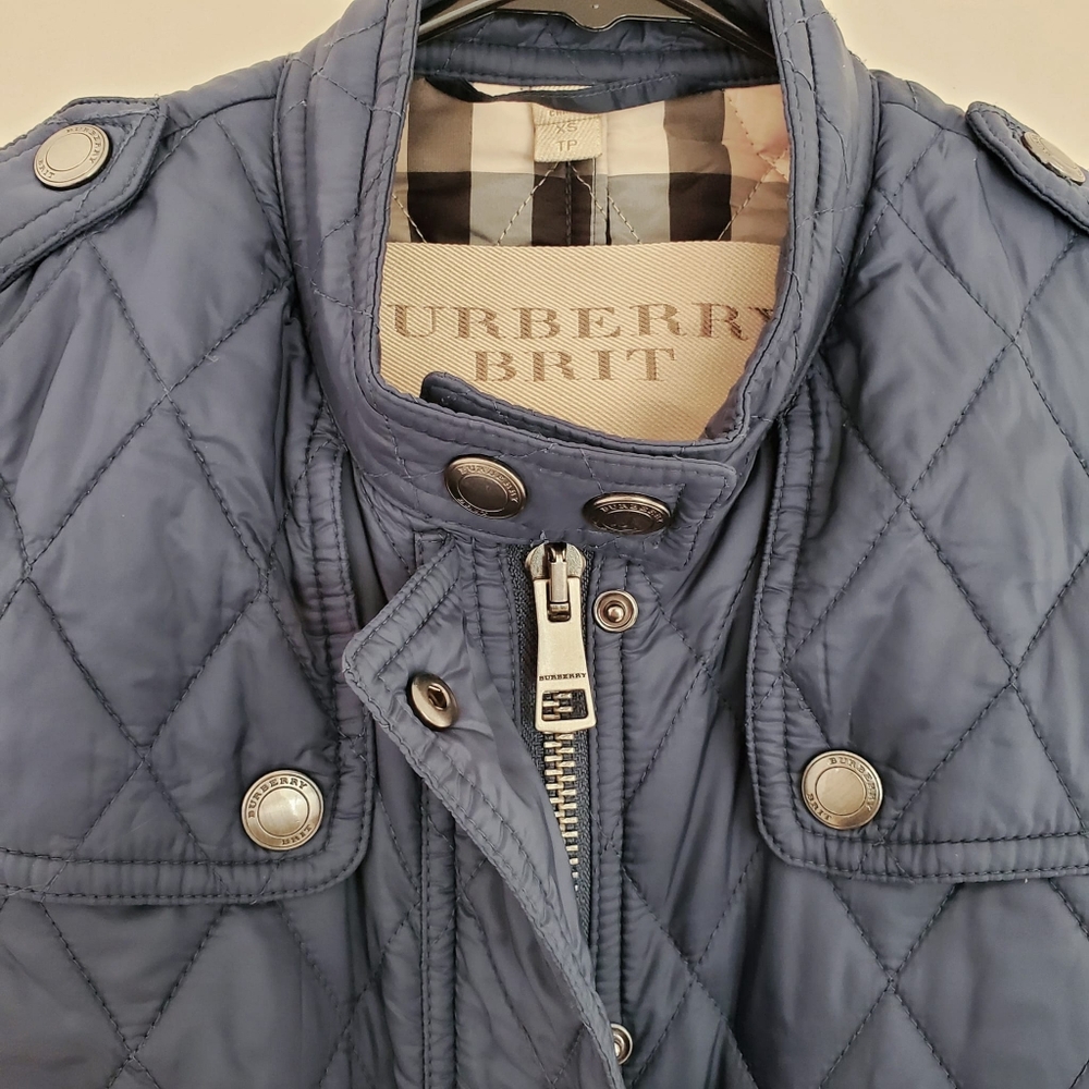 Burberry Short Finsbridge Quilted Jacket - Picture 3 of 12